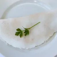 Tapioca branca servida em prato